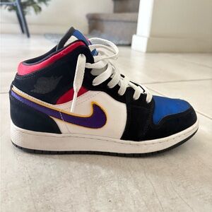 Nike Air Jordan 1 Mid SE “Rivals”